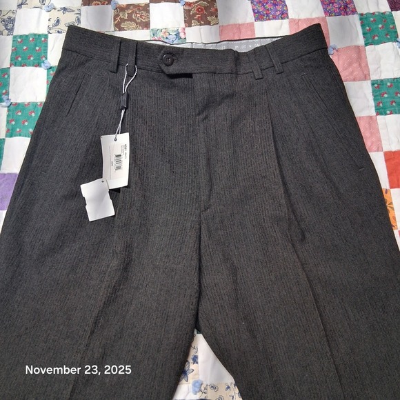 St. Croix Dress Pants Wool Blend Made in Itialy Pleated Unhemmed Size 32 Regular